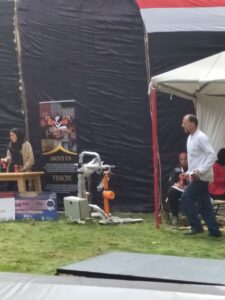 الكرسي المعالج بالذبذبات