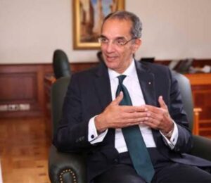 وزير الإتصالات يطلق خدمه التوقيع الإلكتروني 