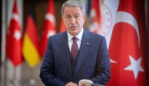 صوره ارشيفيه لوزير الدفاع التركى خلوصى اكار