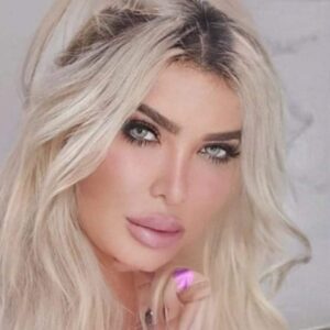 الصحفية الكندية Lana Jalabi من Waterlootimes 