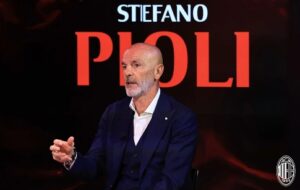 نادي ميلان يعلن تجديد عقد ستيفانو بيولي