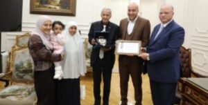 اللواء خالد عبد العال محافظ القاهرة و تكريمه للمهندس