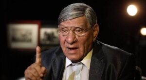 الكاتب و الصحفي الراحل مفيد فوزي