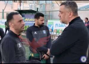 سعيد عبدالعزيز اثناء اجتماعه مع الفريق.