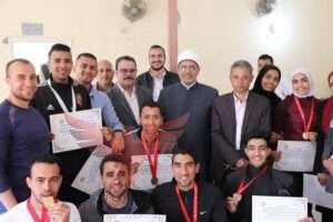 رئيس جامعة الأزهر يكرم الطلاب المتميزين في الأنشطة الرياضية