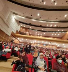 أثناء فعاليات حضور الندوة للداعية مصطفى حسني