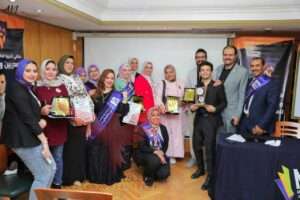 من فعاليات الملتقى وتكريم المتحدثين والمشاركين. 
