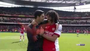 النني لاعب منتخبنا الوطني وأرسنال الانجليزي مع مدربه أرتيتا 