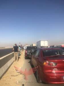 وقفة مرورية على الطريق الاوسطي 