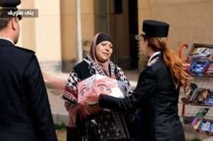 الداخلية توزع عبوات غذائية بالمجان علي الأسر الأكثر إحتياجآ