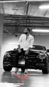 اليوتيوبر الشهير