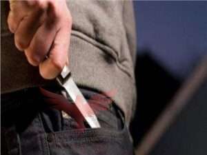 شخص يقتل أخته